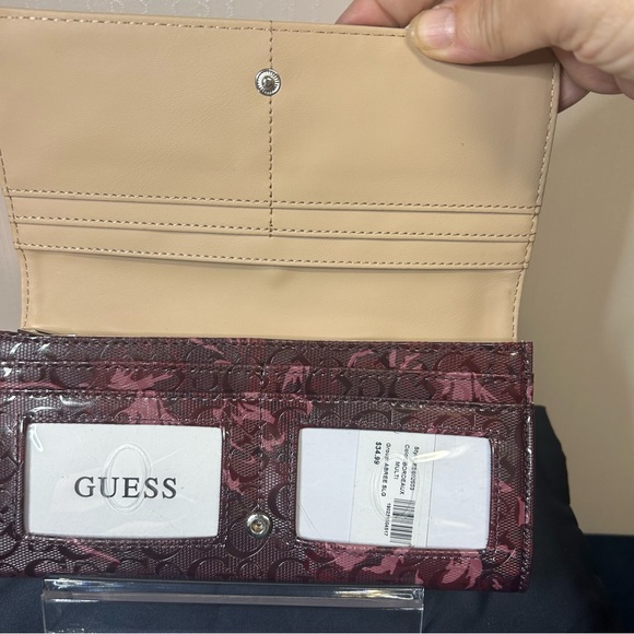 Guess Pink and Brown Wallets with Chic Floral Pattern - Picture 2 of 3